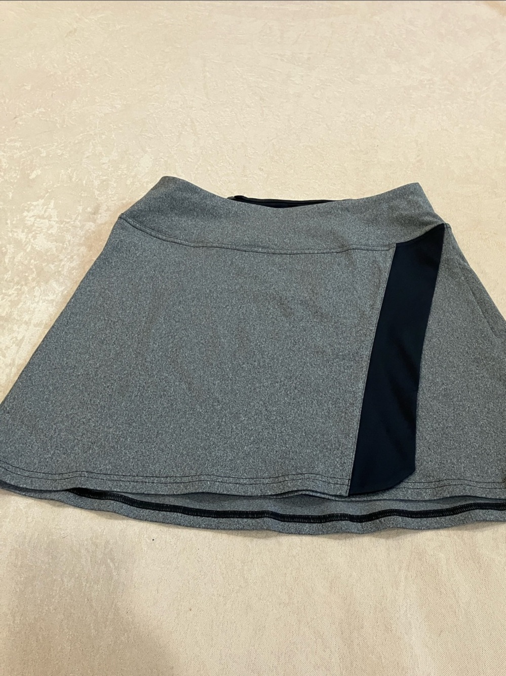 Pearl Izumi Gray Skater Skirt with Navy Side Panel